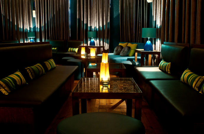 Die Cinco Lounge lockt mit einer Auswahl von über 100 Cocktails