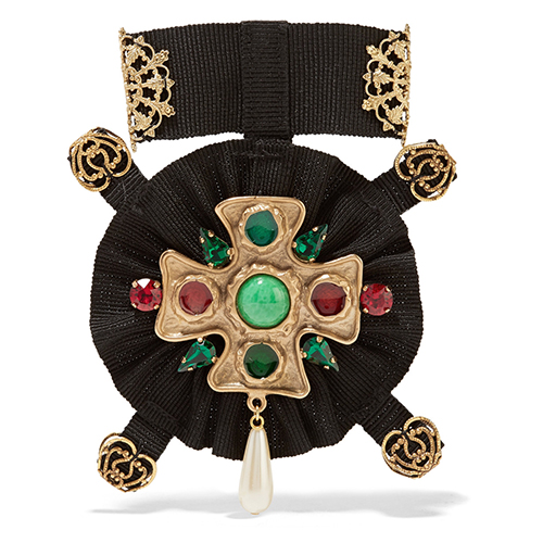 Vergoldete Brosche mit Swarovski-Kristallen, Kunstperle und Ripsband von Dolce & Gabbana