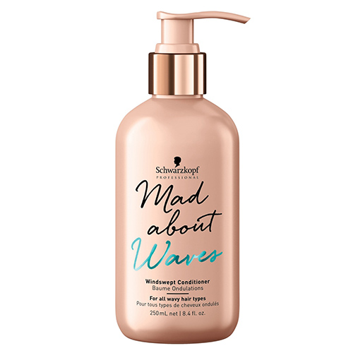 Schwarzkopf Professional Mad About Waves – Sulfate Free Cleanser / Foto: PR