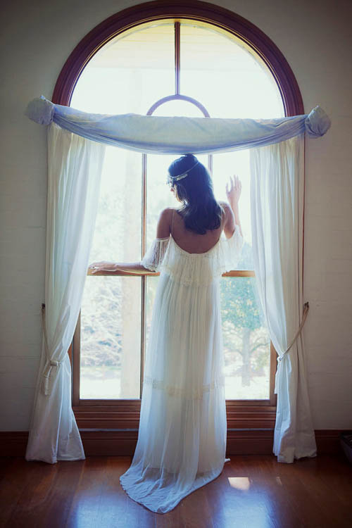 Boho Hochzeitskleid mit einer leichten Off-The-Shoulder Silouette